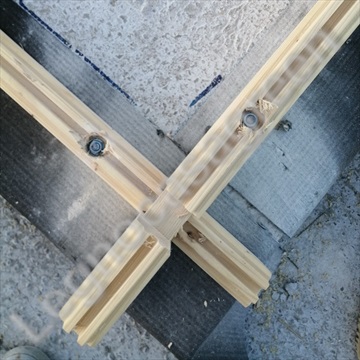 Strutture in legno - 2 per 49 mq coibentate - spessore 44 mm