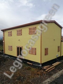 Villa in legno a 2 piani - Provincia di Catania